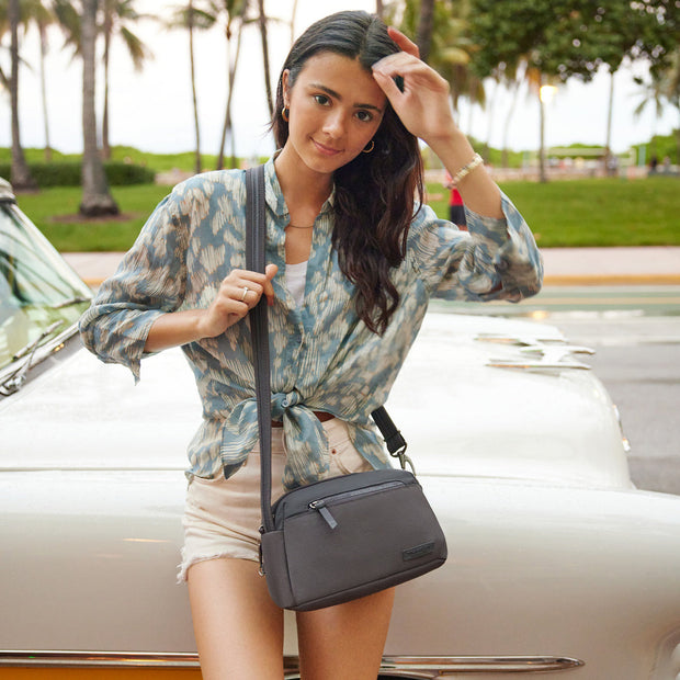 variant:41415720271949 travelon Dome Crossbody gray