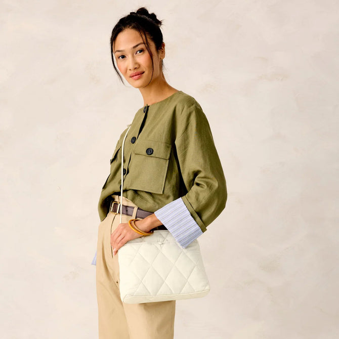 variant:41415733805133 Vera Bradley Original Hipster Pumice Stone