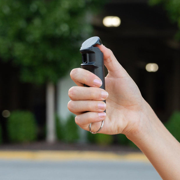 variant:41415696318541 Sabre Flip Top with Finger Grip Pepper Gel Black