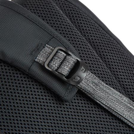 variant:41415630389325 travelon greenlander Jet Black