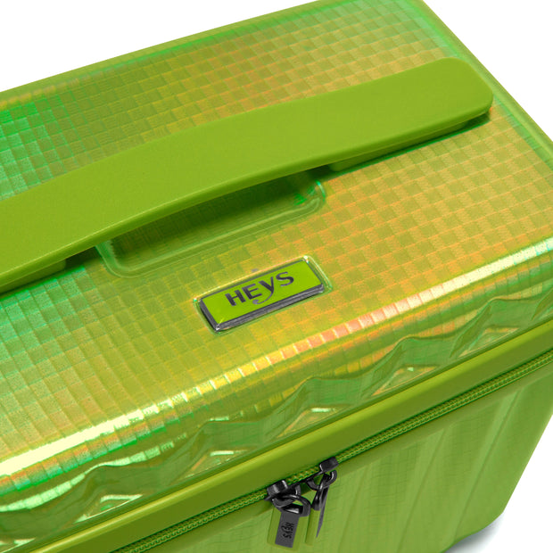 variant:41992513650765 heys america astro beauty case green